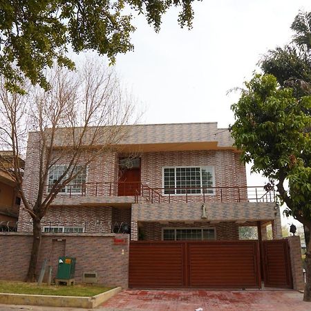 Grand Royal Bed & Breakfast Islamabad Ngoại thất bức ảnh