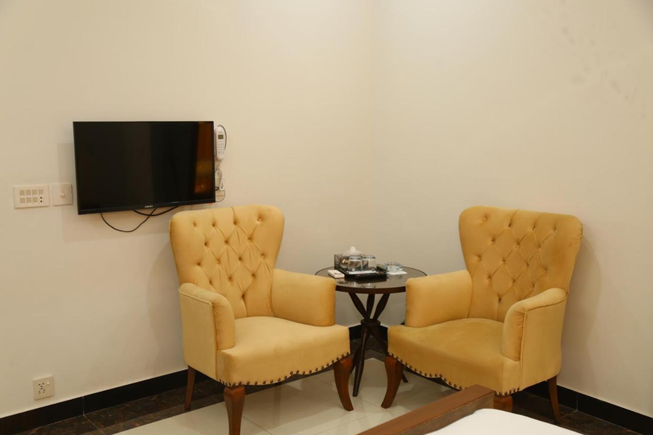 Grand Royal Bed & Breakfast Islamabad Ngoại thất bức ảnh