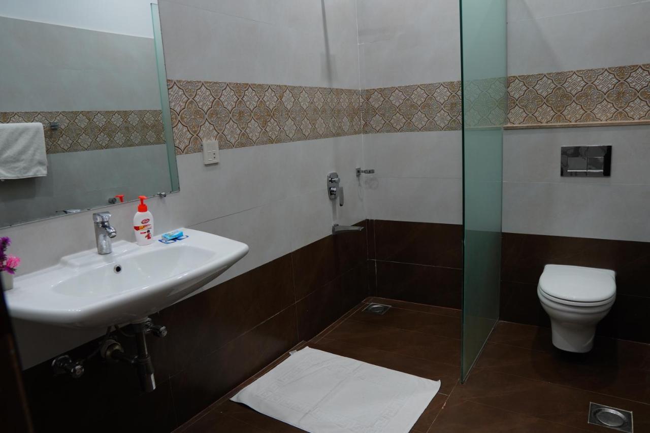 Grand Royal Bed & Breakfast Islamabad Ngoại thất bức ảnh