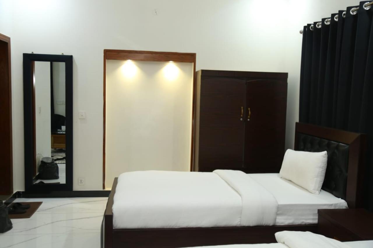 Grand Royal Bed & Breakfast Islamabad Ngoại thất bức ảnh